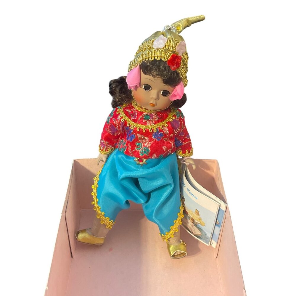 Vintage 80s Madame Alexander Thailand World Doll Original Box Estate 8" Attire